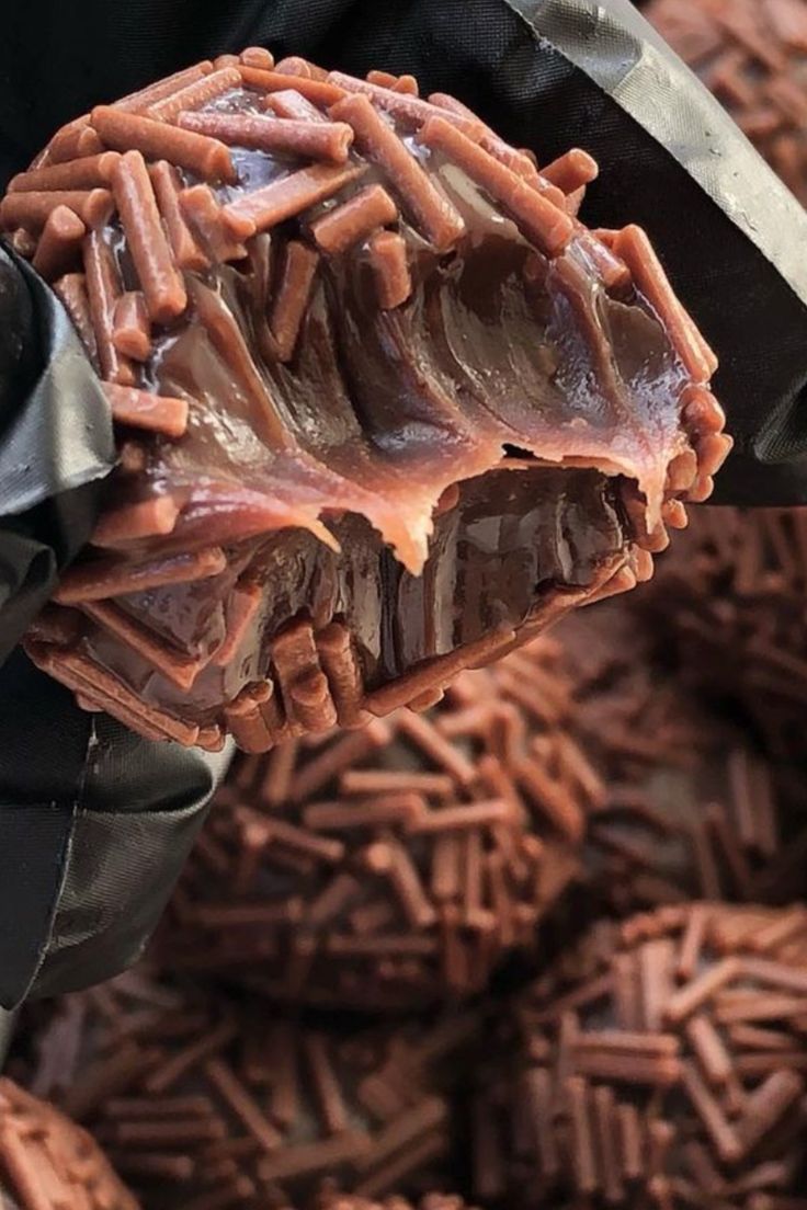 brigadeiro gourmet brigadeiros diferentes - Como fazer brigadeiro gourmet de chocolate tradicional